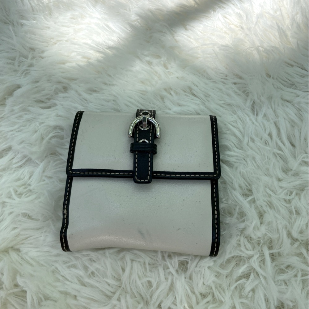 Coach vintage White leather Wallet with Brown Trim